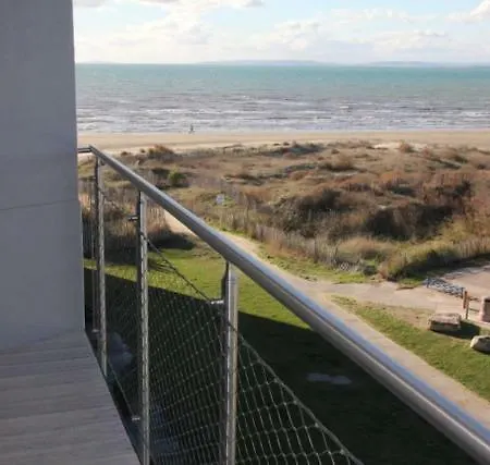 Le Château Leenhardt Le Grau-du-Roi