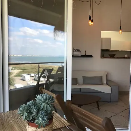 Le Château Leenhardt Le Grau-du-Roi