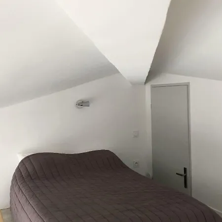 Le Chateau Leenhardt Le Grau-du-Roi