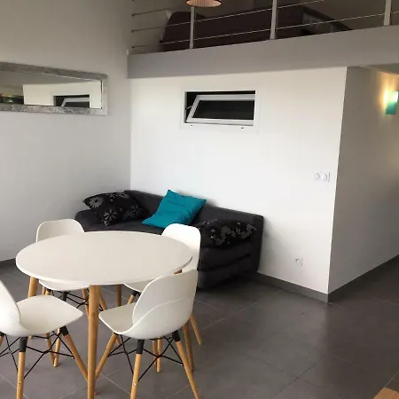 Le Chateau Leenhardt Le Grau-du-Roi