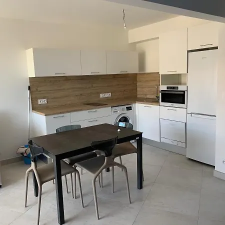 Le Chateau Leenhardt