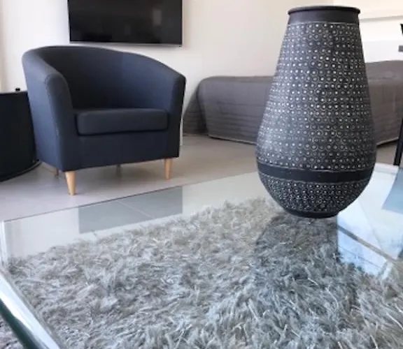 Le Chateau Leenhardt * 르그로뒤후아