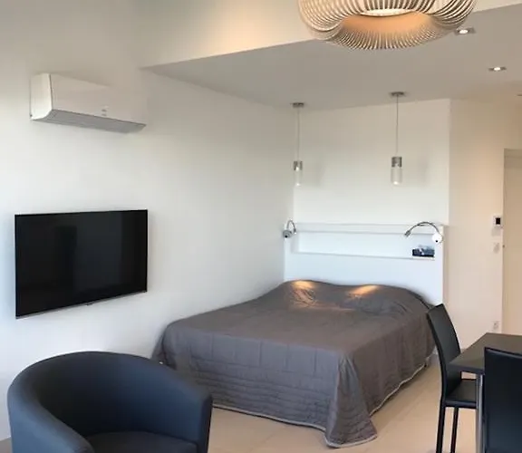 Le Chateau Leenhardt * 르그로뒤후아