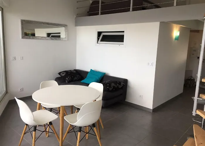 Le Chateau Leenhardt 르그로뒤후아